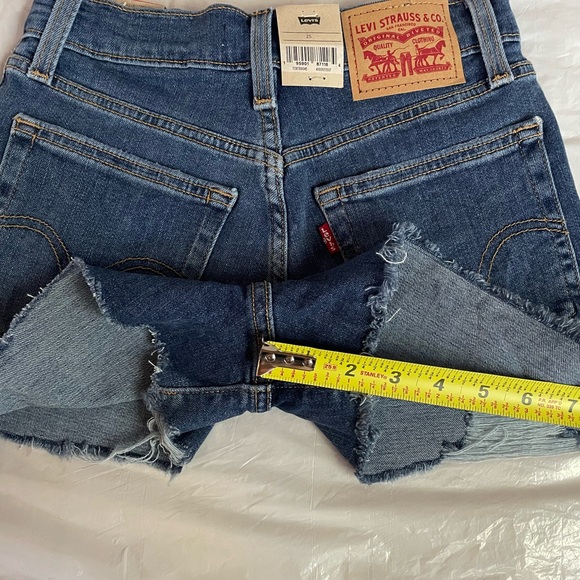 Levi High Rise Shorts Hypersoft Size 25 - Picture 5 of 10